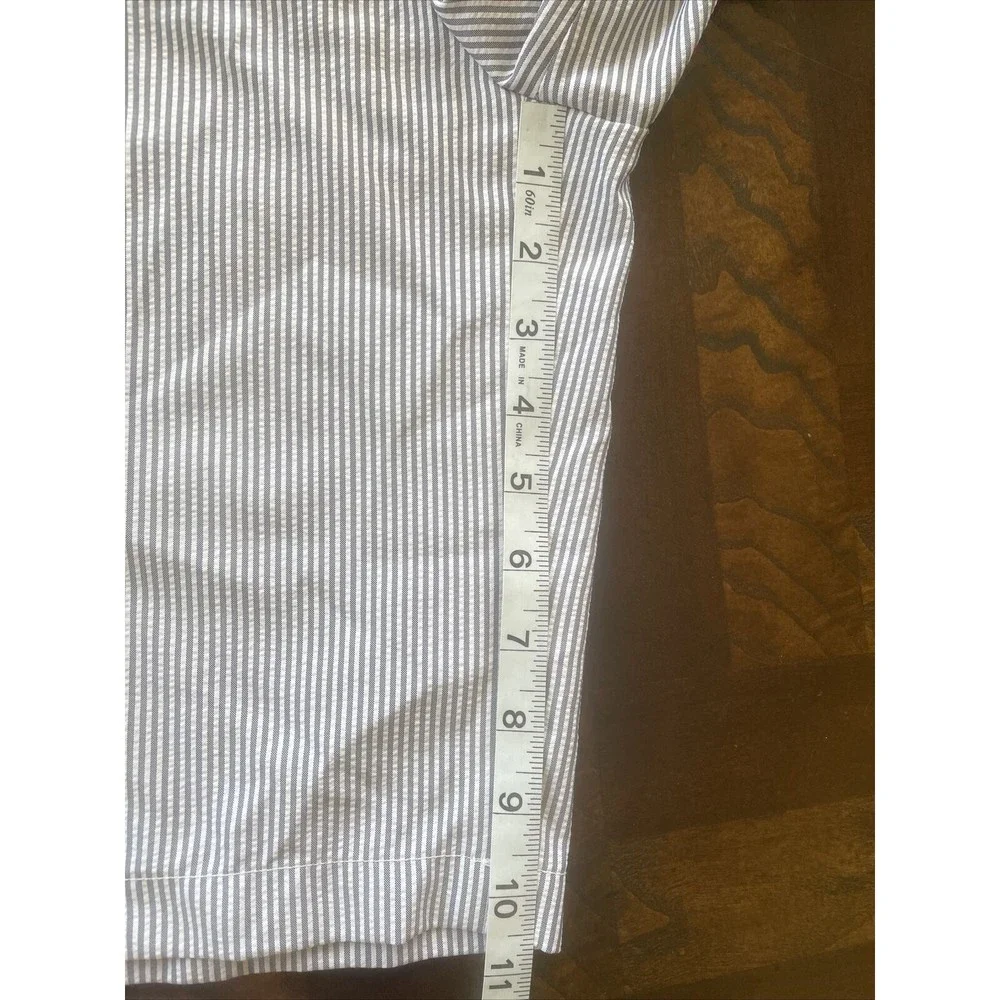 Mens Izod Golf X. F. G. Striped Gray And White Golf Shorts Size 32